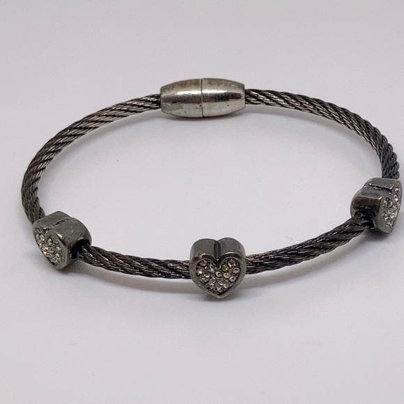 Linx and More Jewelry - Silver Cable Chain Heart Charm Bracelet | Women’s Magnetic Clasp Bracelet